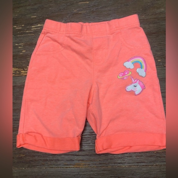 Girls bundle, lots of eight shirts, joggers, and shorts size 7-8 - Picture 5 of 9